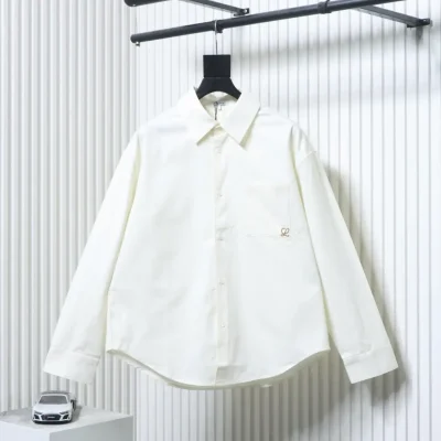 Weißes, farblich abgesetztes, besticktes Hemd