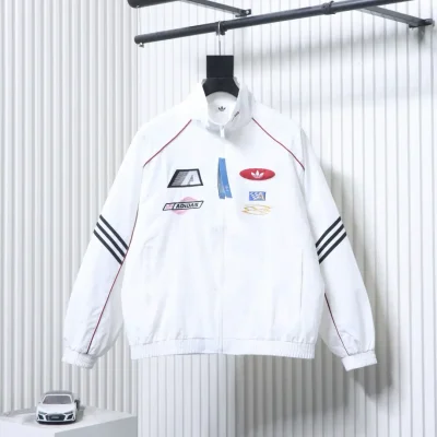 adidas Originals MOTO JKT W Sportjacke mit Stehkragen und lockerer Passform