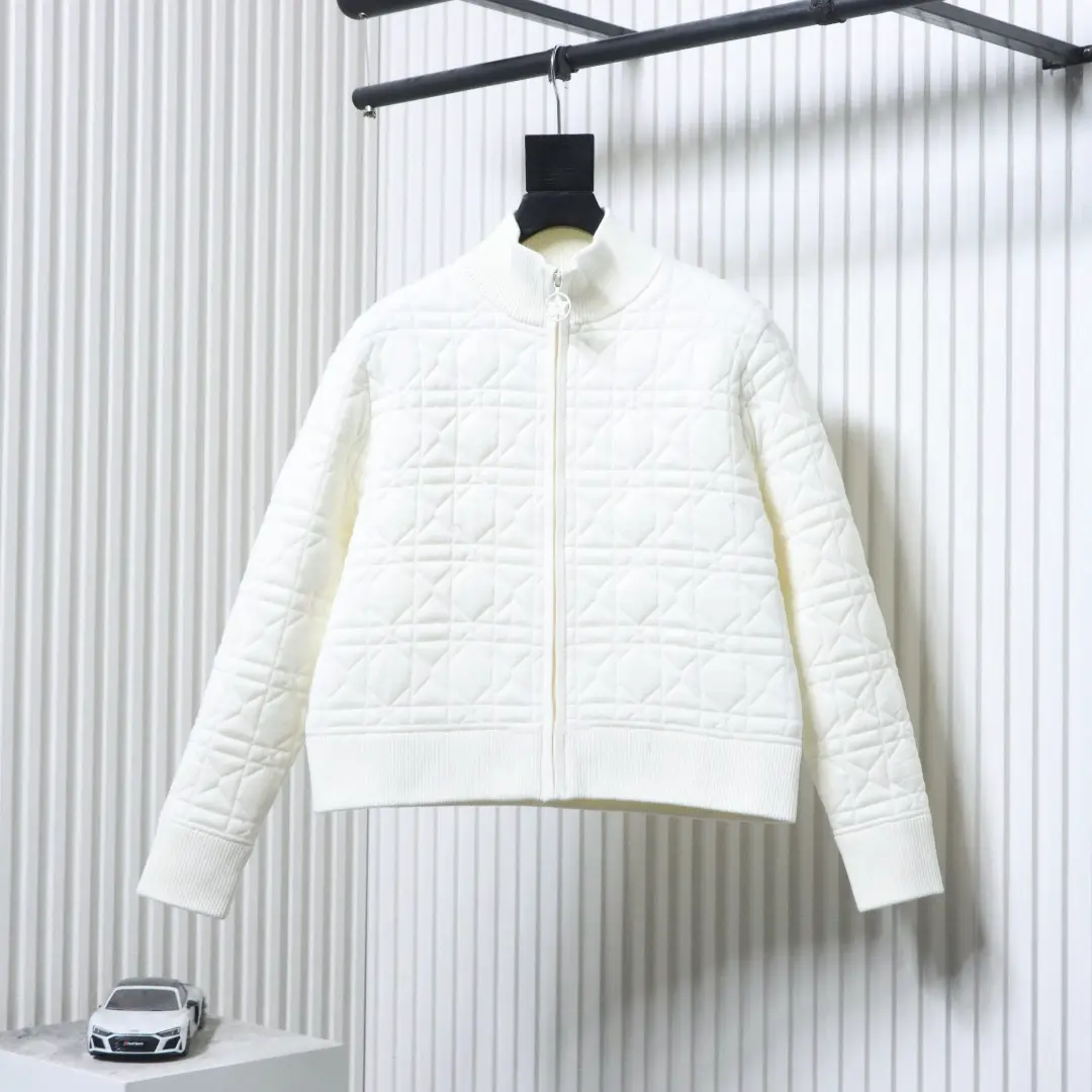 gesteppter Seidenwollmantel mit Rautenmuster