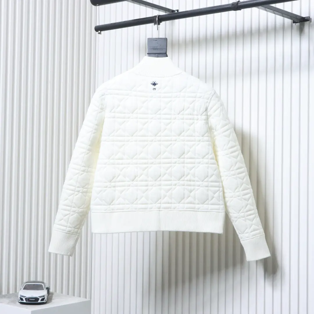 gesteppter Seidenwollmantel mit Rautenmuster – Bild 2