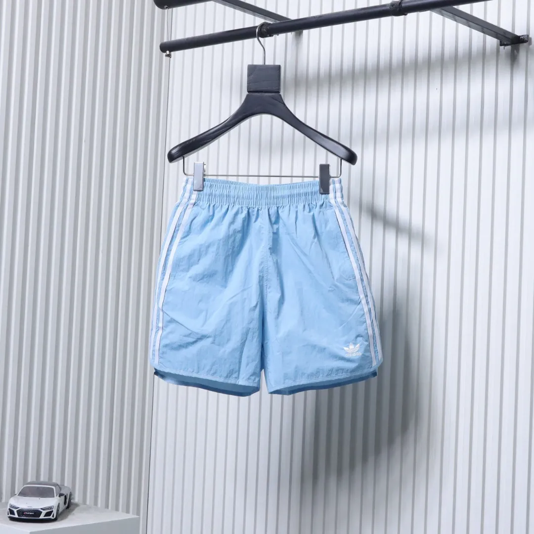 Adidas Vorderansicht Hellblau