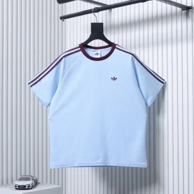 Adidas Vorderansicht Hellblau