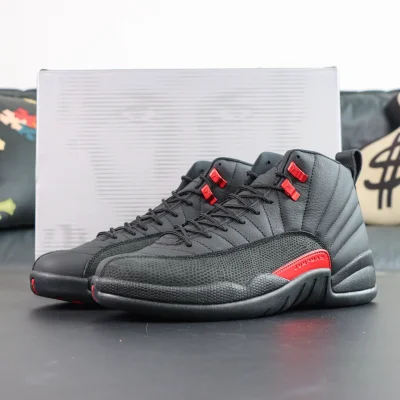 Air Jordan 12 BloodlineSchwarze und rote Blutlinie