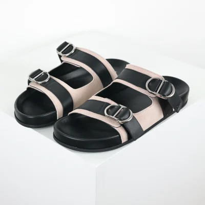 Aqua Flip-Flops aus Wildleder mit runder Zehenpartie in Beige und Schwarz