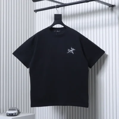 Arc’teryx Vorderansicht Schwarz