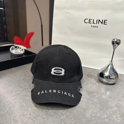 Balenciaga Baseballkappe mit doppelter Ringstickerei im Used-Look