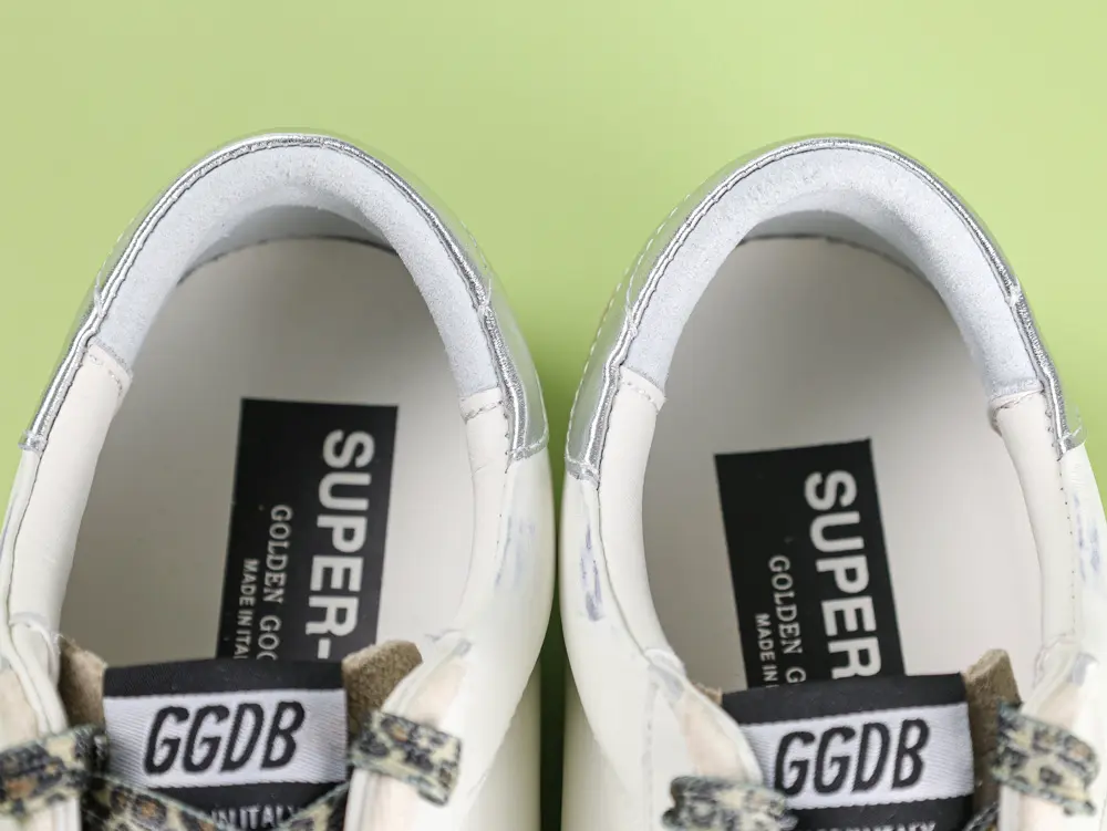 Golden Goose Super-Star Leder-Sneaker in Weiß und Rot – Bild 10