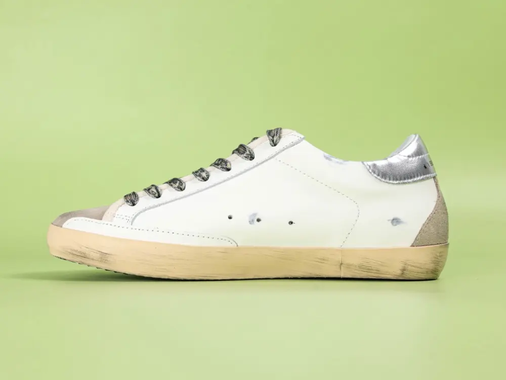 Golden Goose Super-Star Leder-Sneaker in Weiß und Rot – Bild 2