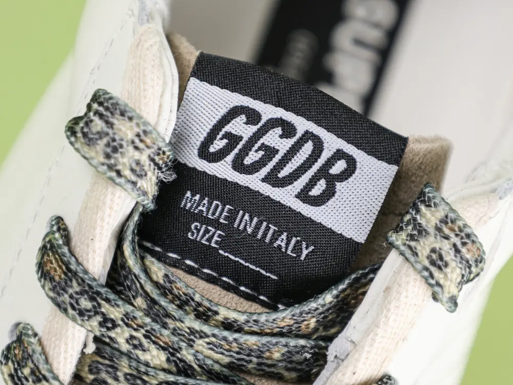 Golden Goose Super-Star Leder-Sneaker in Weiß und Rot – Bild 8