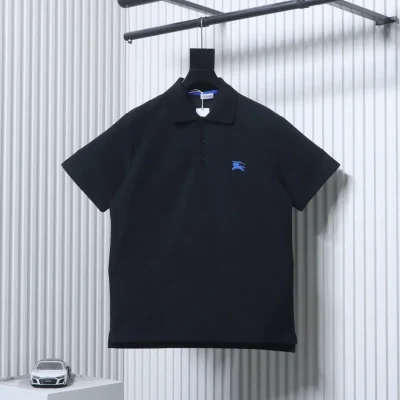 Burberry Polo-T-Shirt Vorderansicht in Schwarz