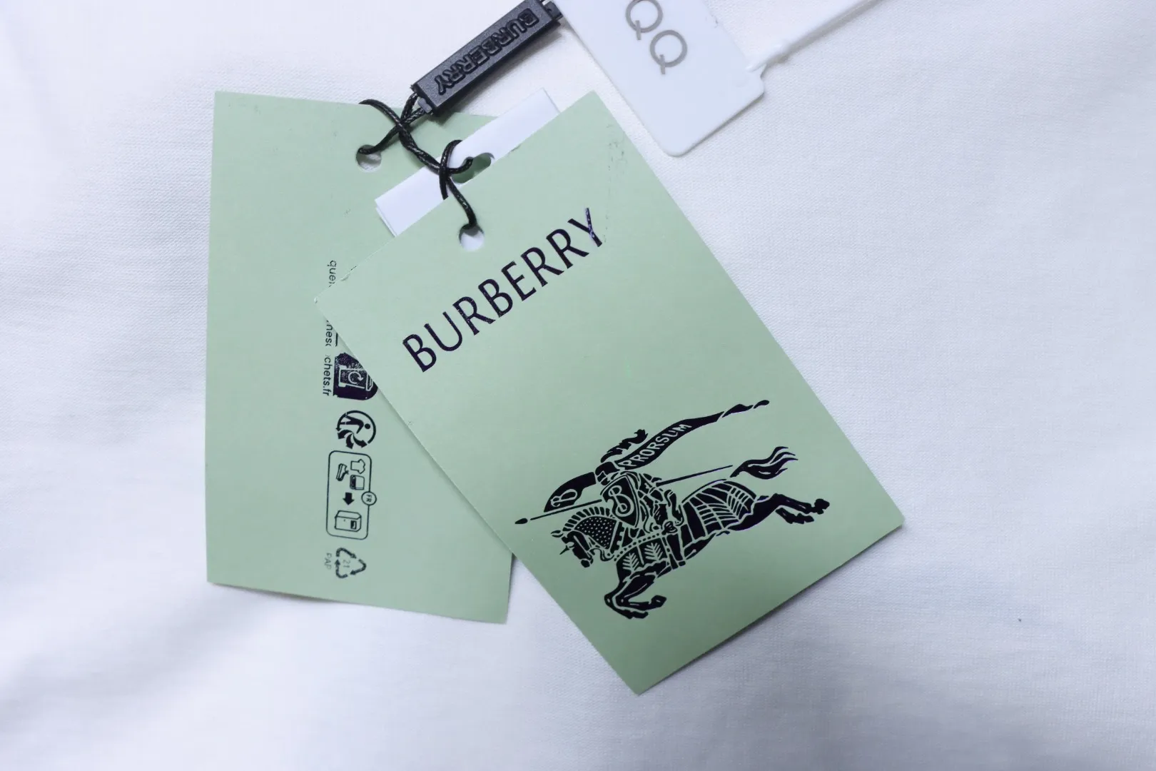 Burberry Hangtag