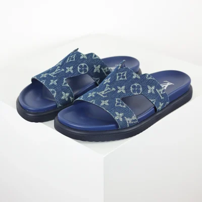 Miami-Mules aus blauem Denim mit Monogrammstickerei