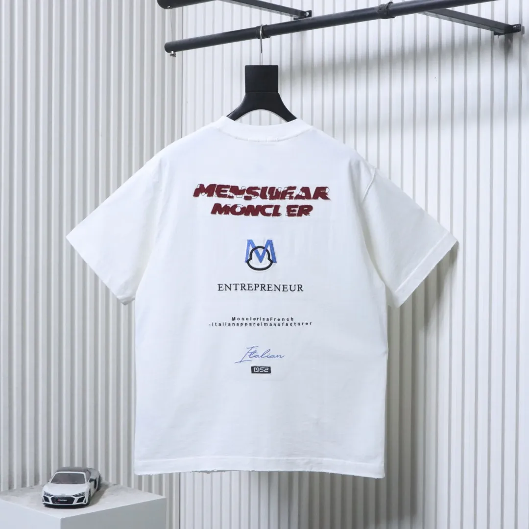 Moncler Rückansicht Weiß