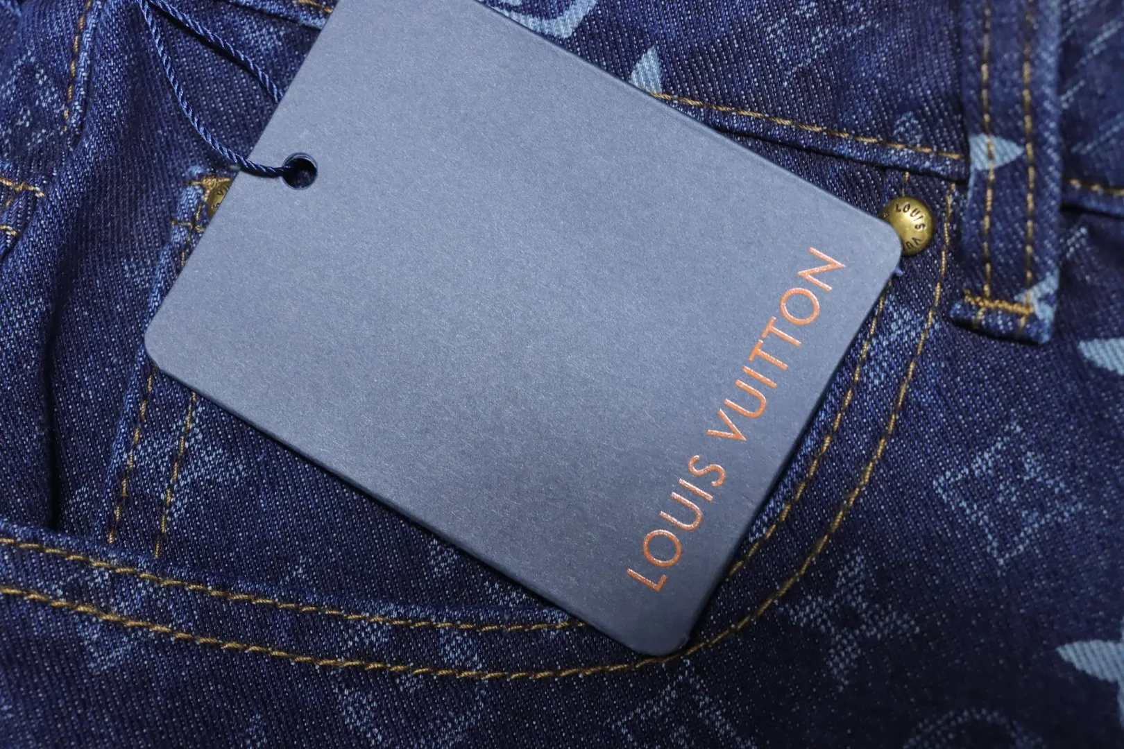 Louis Vuitton Hangtag