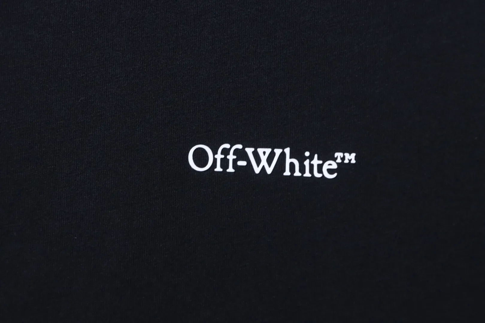 Off-White-Markenlogo