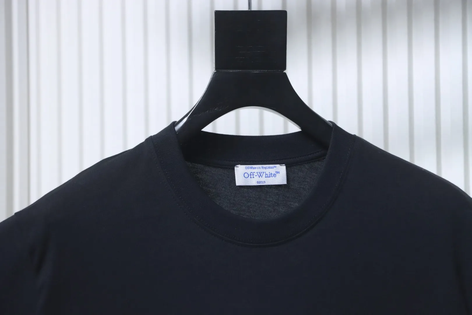 Off-White-Kragen