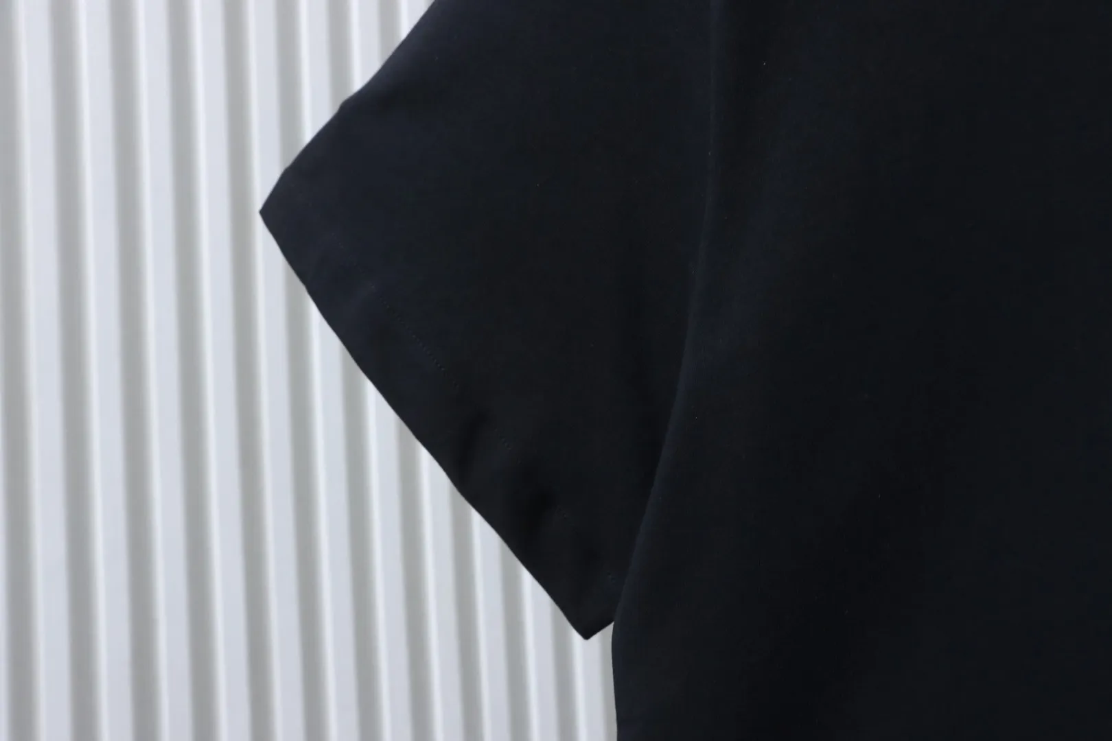 Off-White-Ärmel