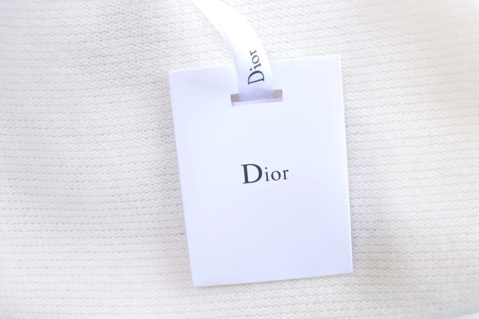 Dior-Hangtag