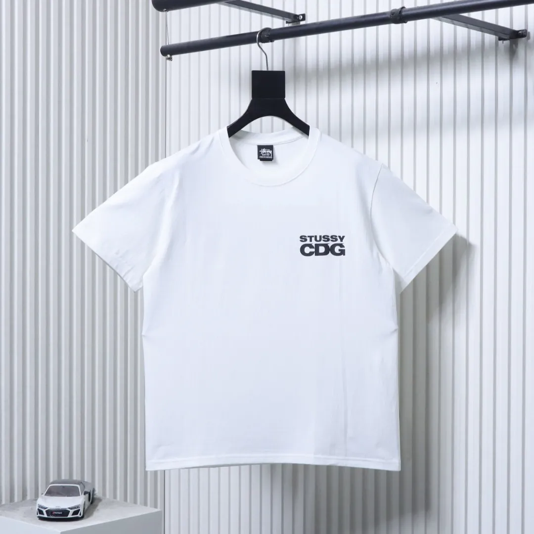 Stussy Vorderansicht Weiß