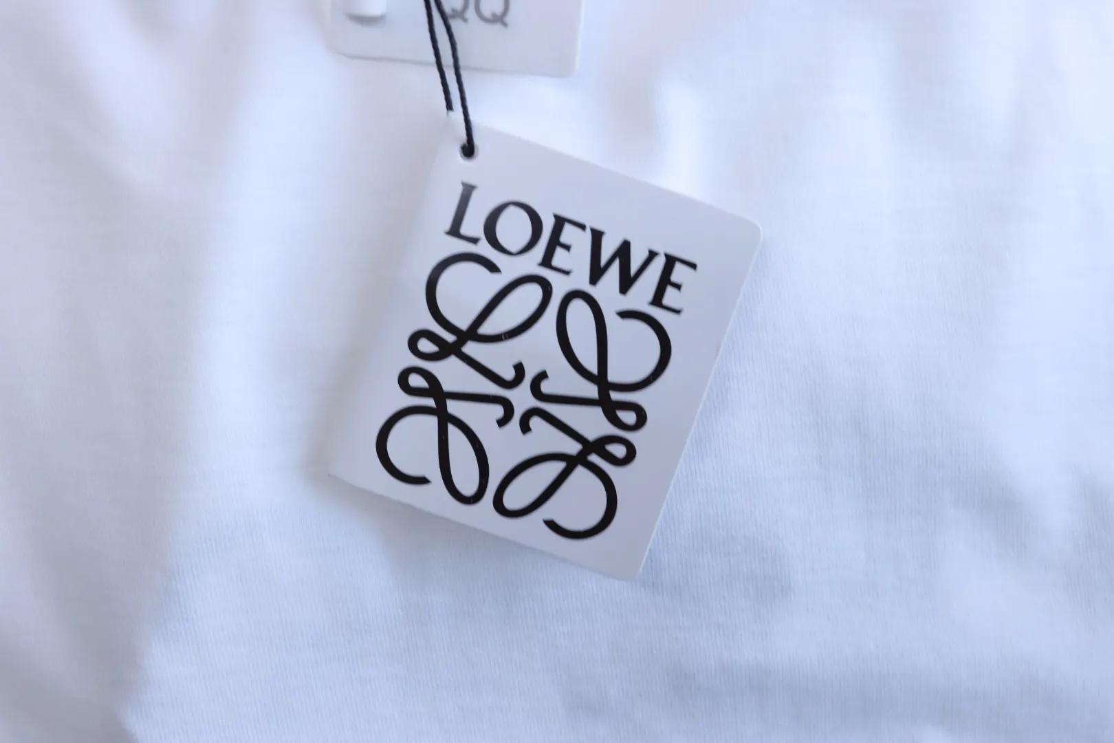 Loewe Hangtag