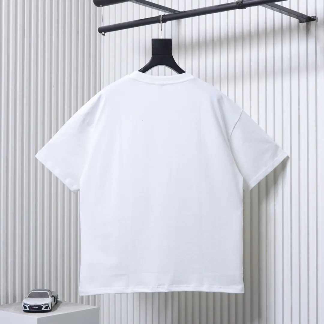 Loewe Rückansicht Weiß
