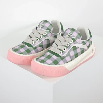 Tilted Biscuit Sneakers, niedrige Ausführung, rosagrün