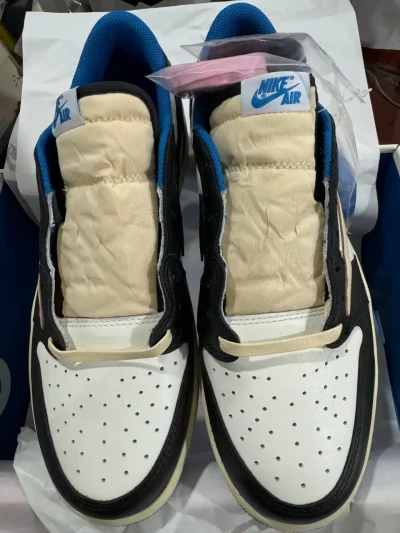 Air Jordan 1 Retro niedrig OG SP Fragment x Travis Scott „Schwarz-Weiß-Royalblau“