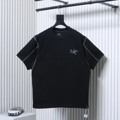 Arcteryx Vorderansicht Schwarz