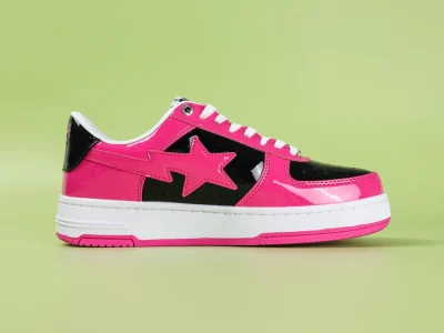 BAPE Sta Low Sneaker aus Lackleder, Farbkombination Pink Schwarz