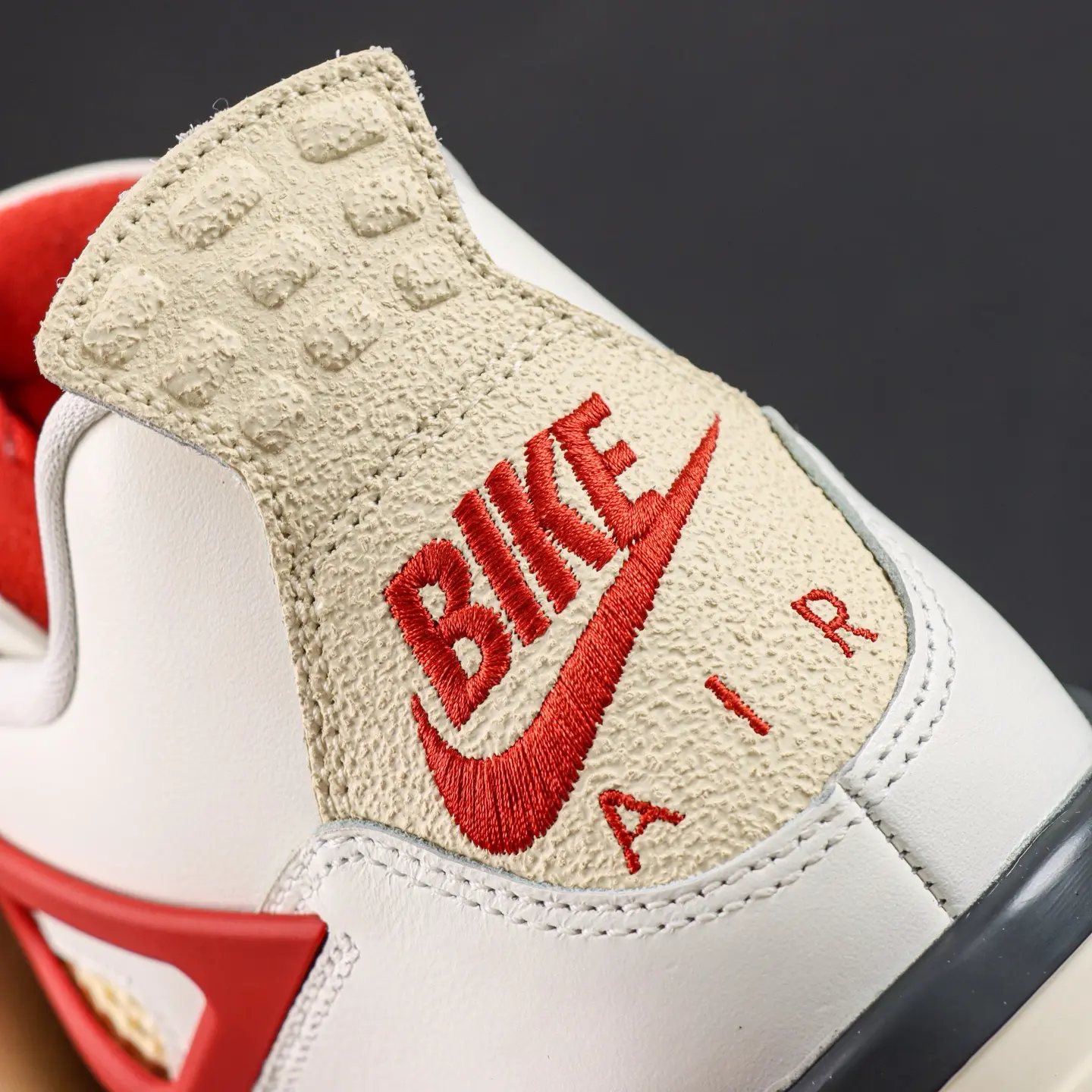 BIKE AIR x Nigel Sylvester x Air Jordan 4 Brick After Brick – Bild 8