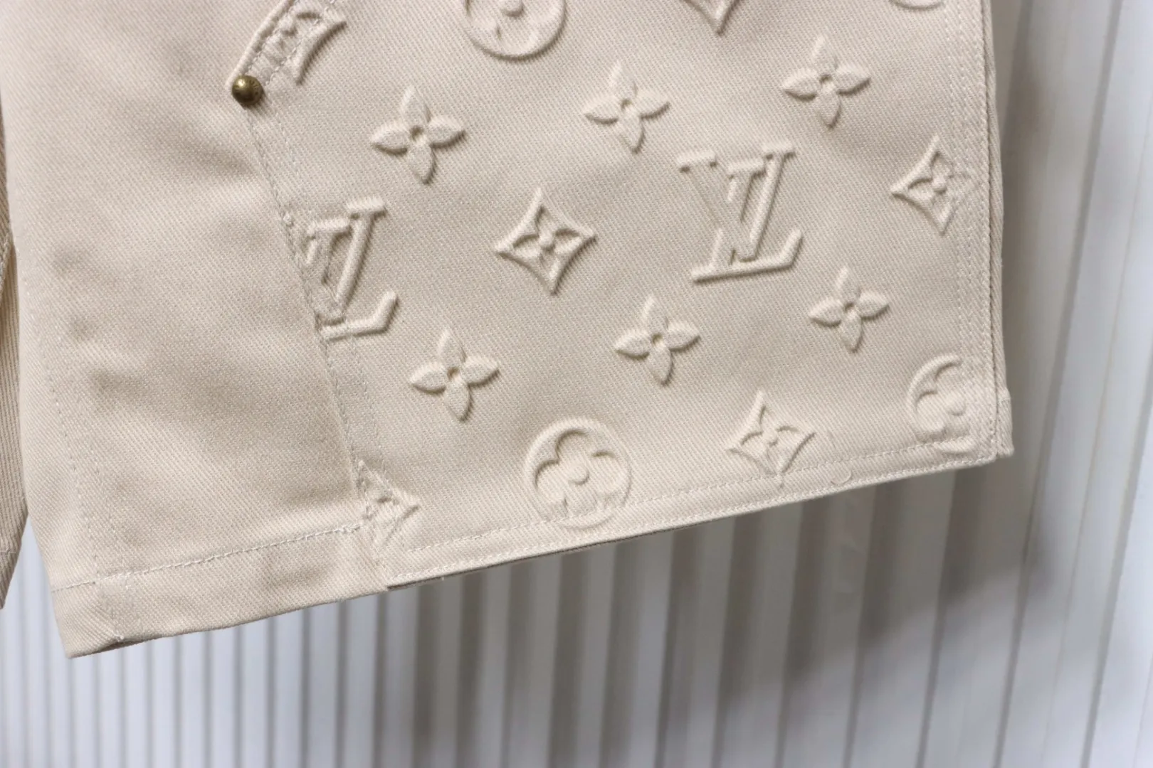 Louis Vuitton Saum