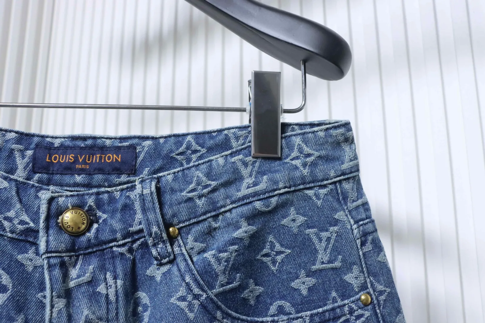 Louis Vuitton Schräge Taille