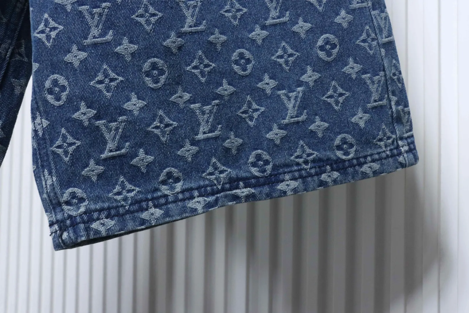 Louis Vuitton Saum