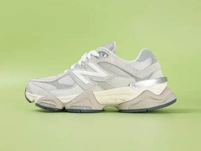 New Balance 9060 Chunky Dad Sneaker aus cremefarbenem Beige und grauem Wildleder-Mesh
