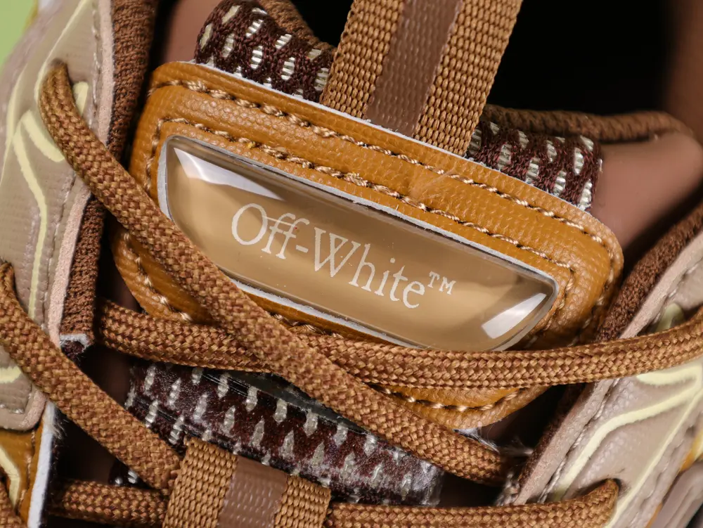 OFF-WHITE Be Right Back Dunkelbraun Creme – Bild 8