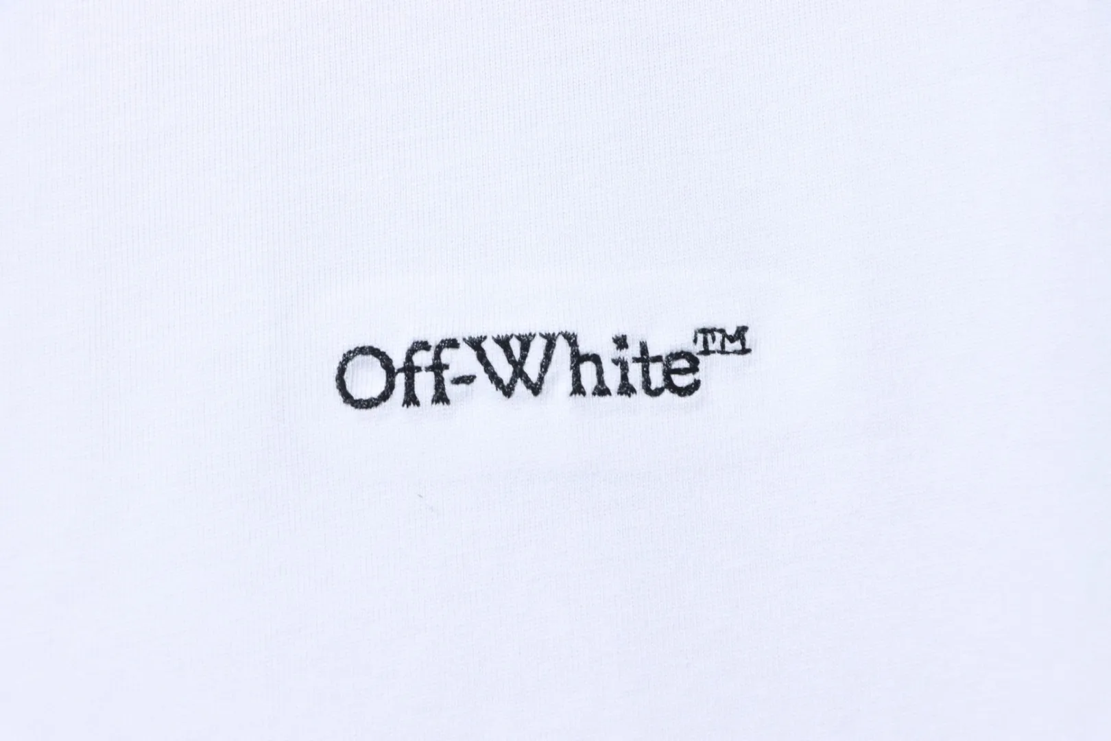 Off-White T-Shirt-Markenlogo