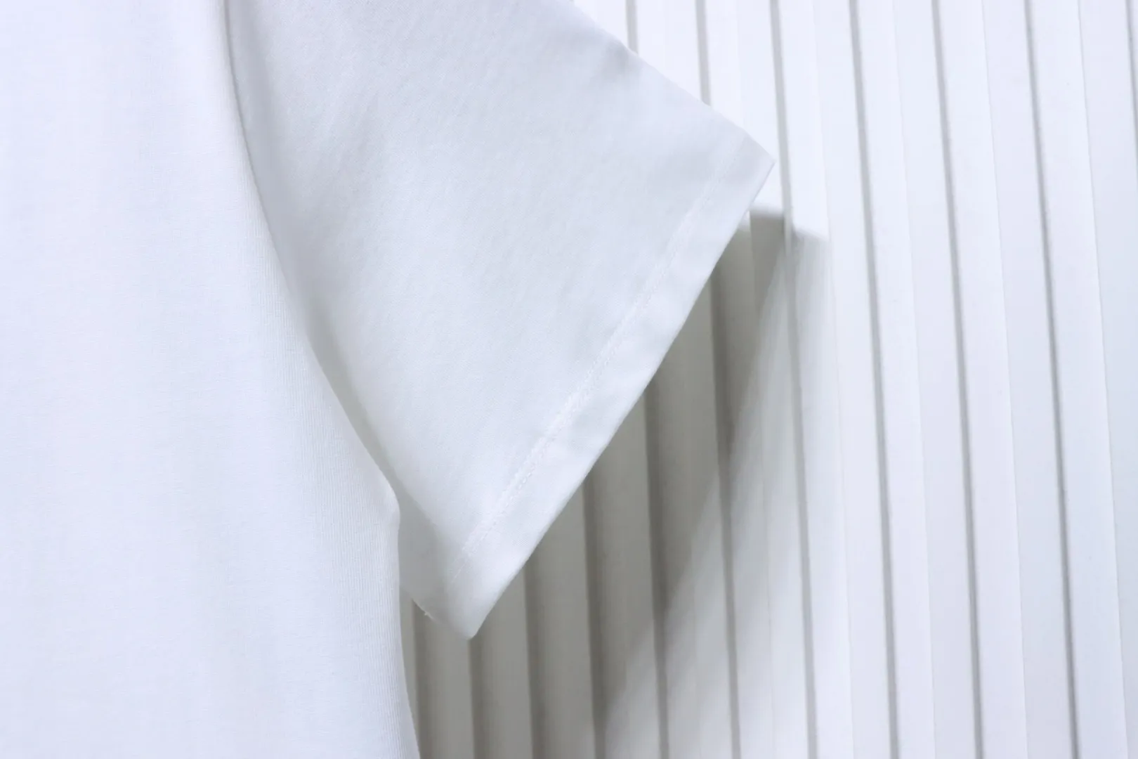 Off-White T-Shirt-Manschette