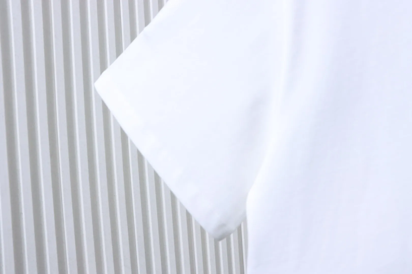 Off-White T-Shirt-Ärmel