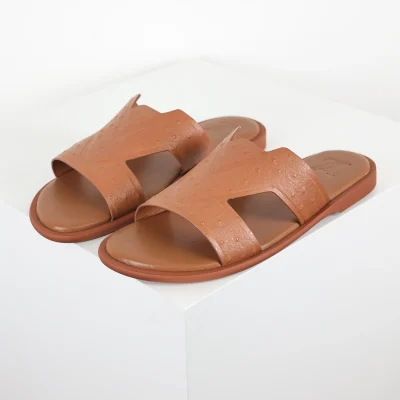 Oasis Sandalen mit runder Zehenpartie aus Krokodilleder, karamellfarben