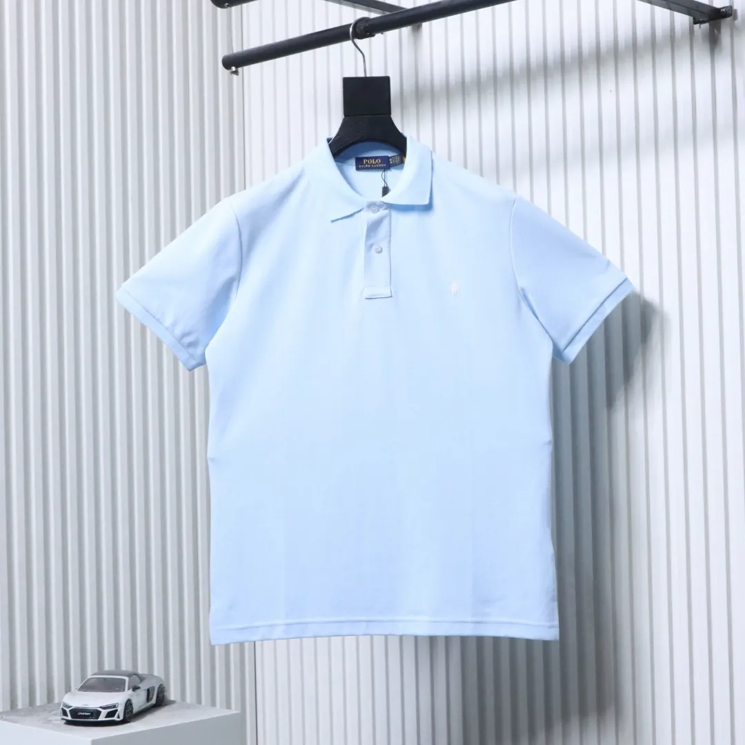 Ralph Lauren Hellblau, Vorderansicht