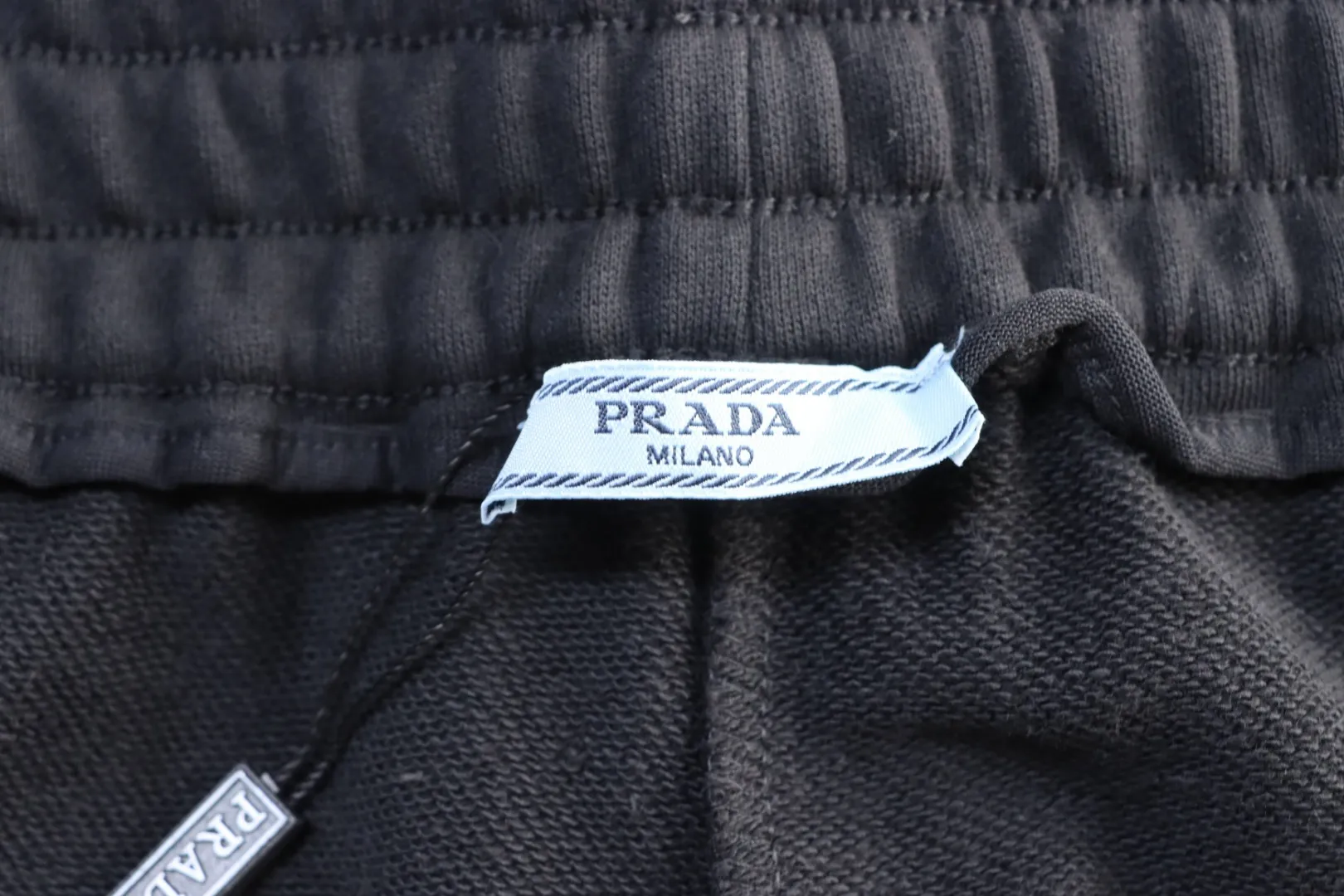 Prada-Markenlogo