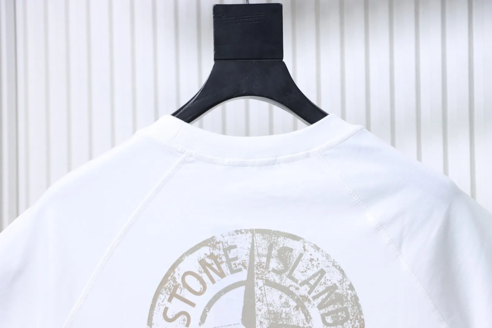 Stone Island Rückansicht Details