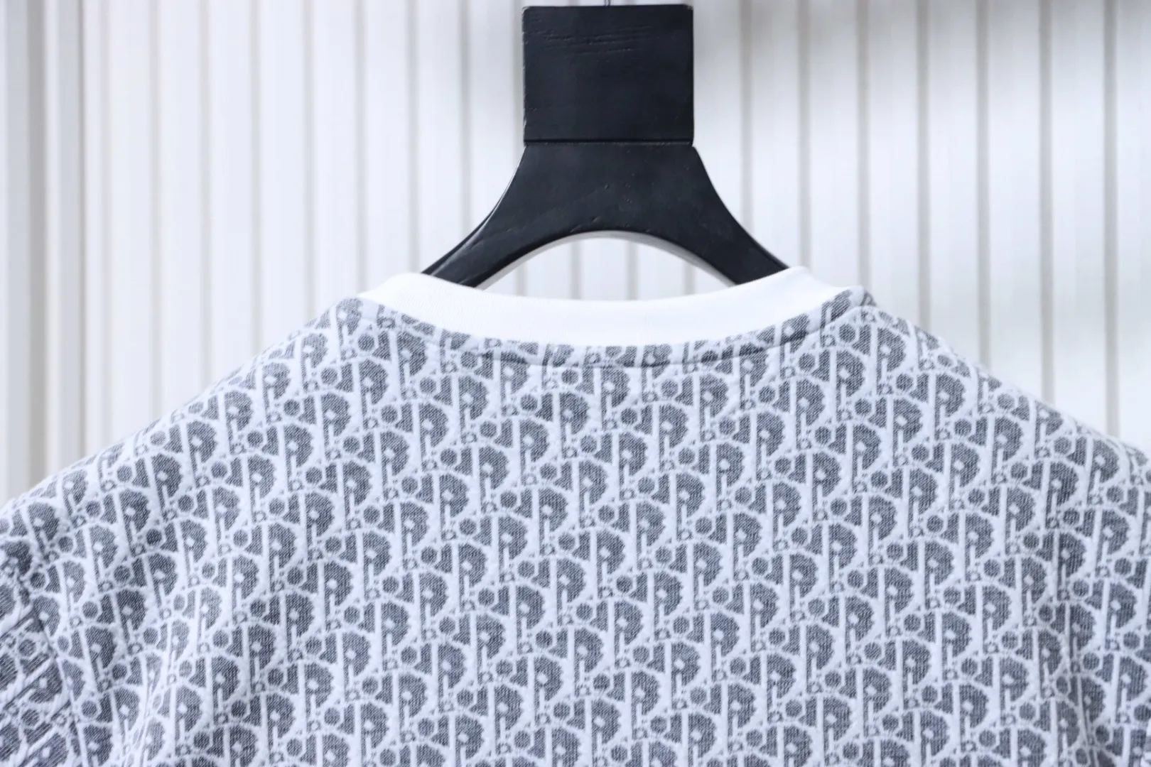 Dior Heckansicht Details