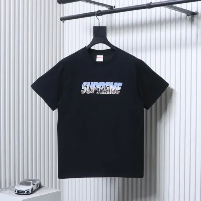 Supreme – Vorderansicht Schwarz