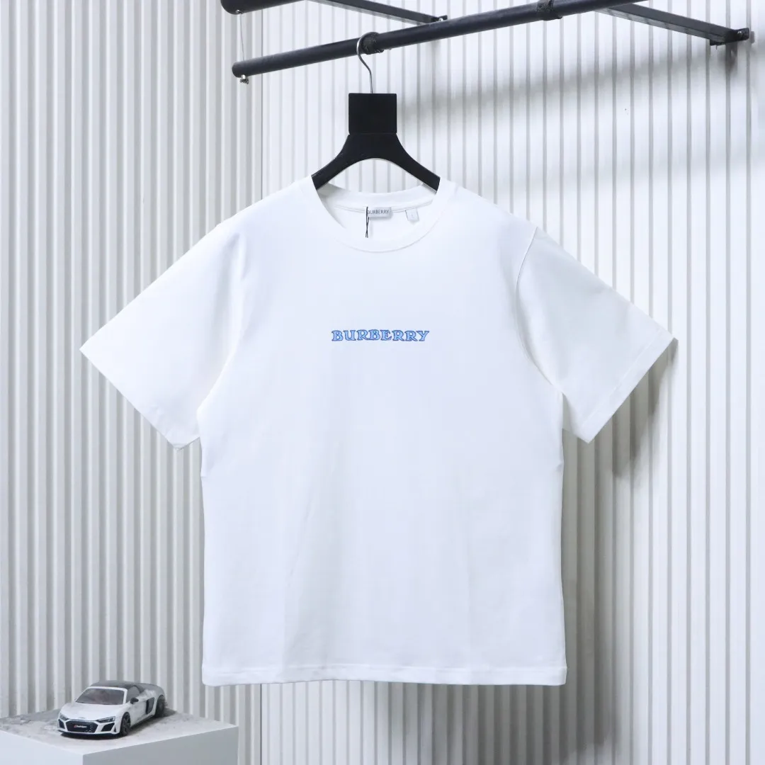 Burberry Vorderansicht Weiß