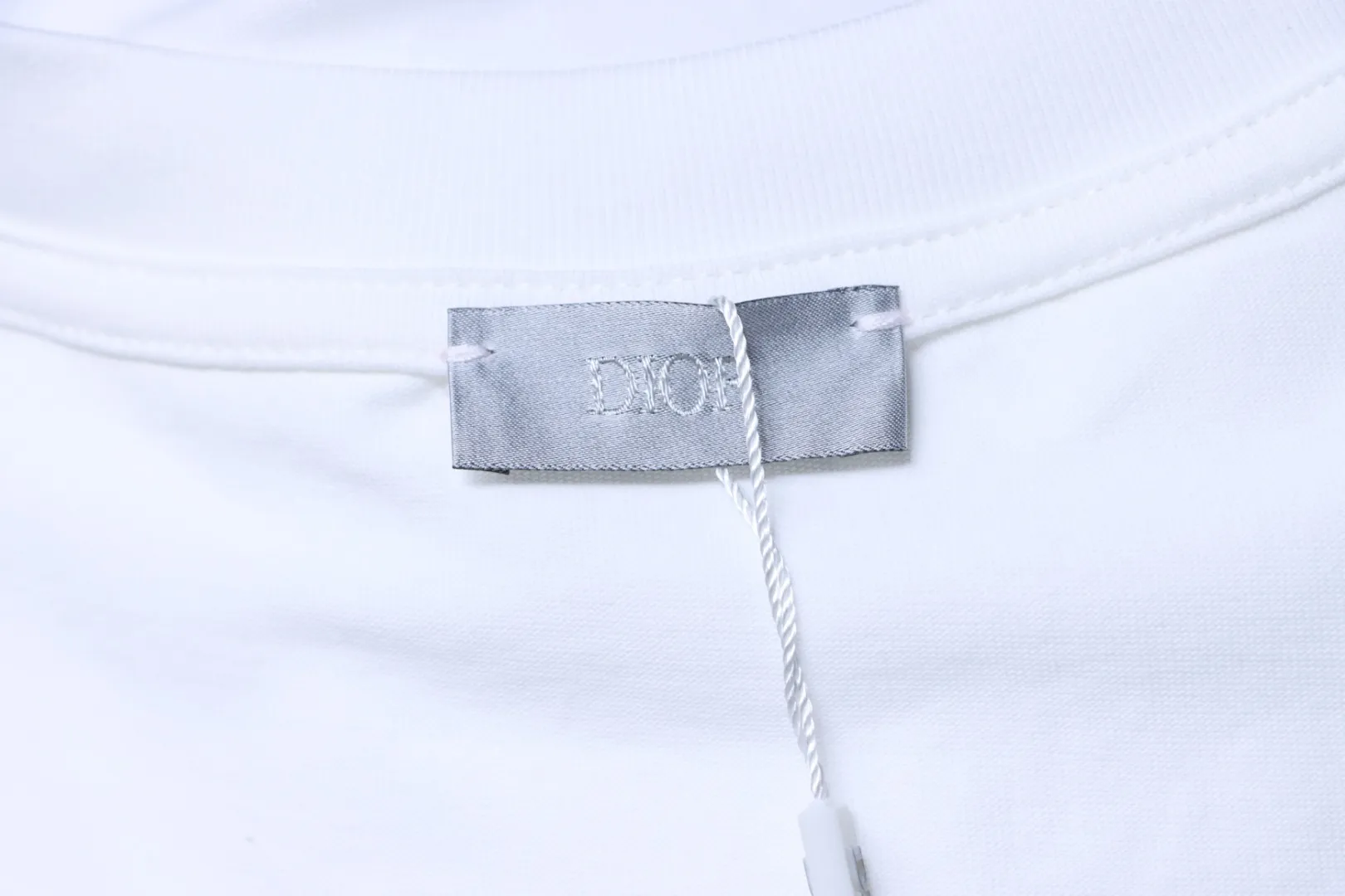Dior-Markenetikett