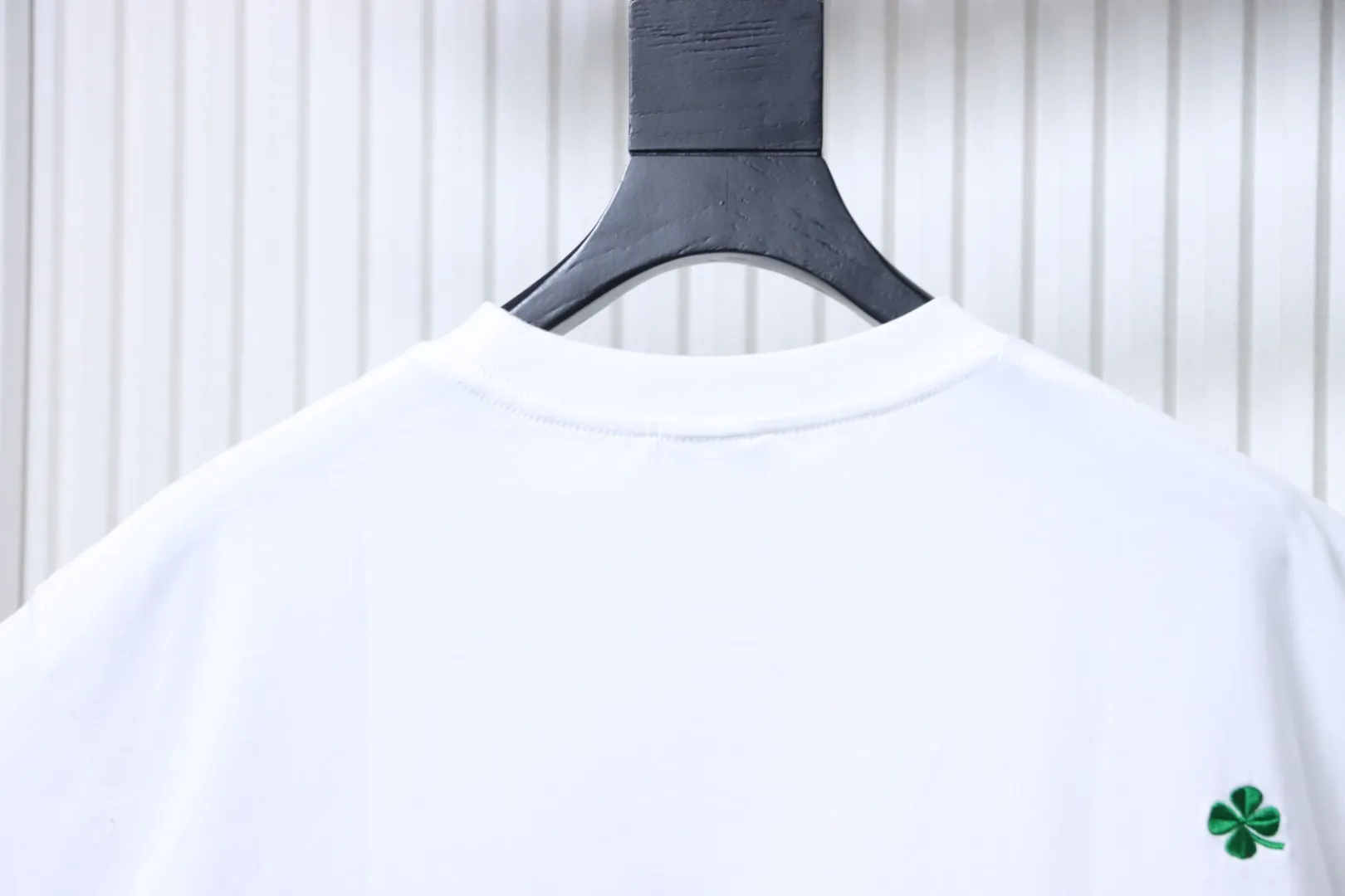 Dior – Details zur Rückansicht
