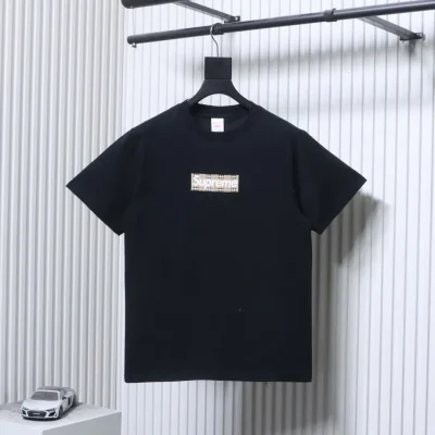 Supreme – Vorderansicht Schwarz