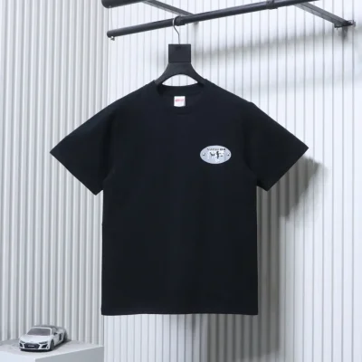 Supreme – Vorderansicht Schwarz