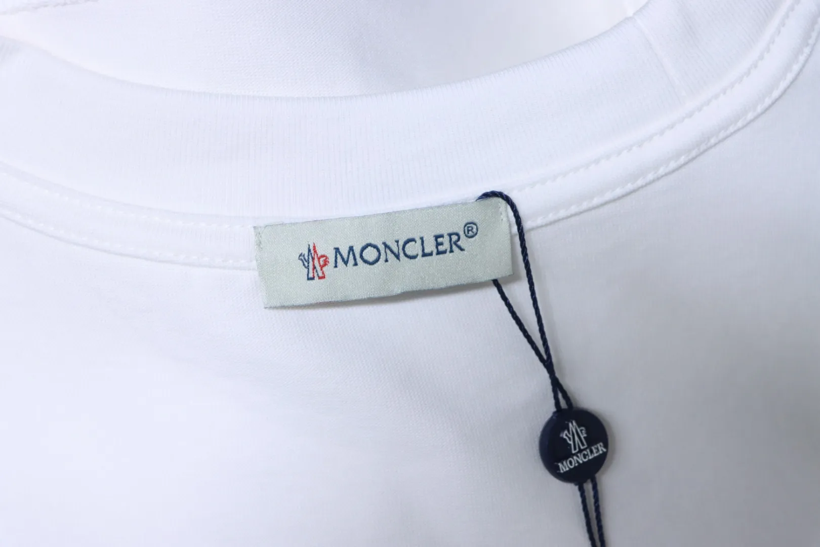 Moncler Markenlabel